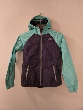 Women's The North Face warm jacket size medium in great condition